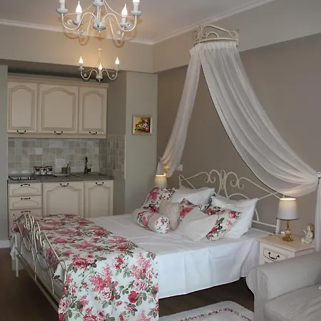 Romantic Mamaia