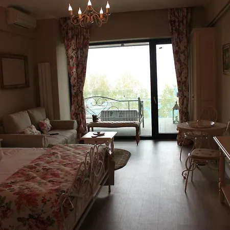 Romantic * Mamaia